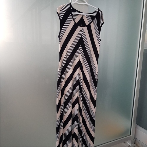 Calvin Klein Chevron Dress - Picture 2 of 7